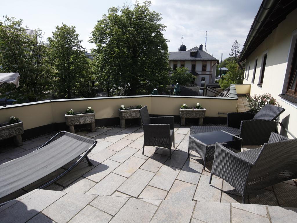 Hotel Garni Zum Gockl Унтерфёринг Экстерьер фото
